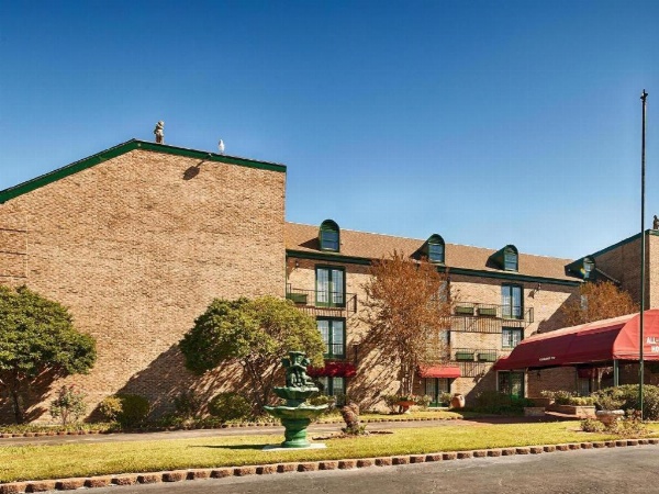 Baton Rouge Hotel image 2